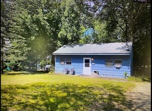 Building Photo - 108 Central St