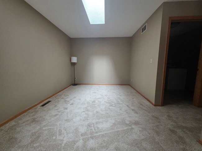 Building Photo - 2 BEDROOM UNIT WITH TWO CAR GARAGE – AVAIL...