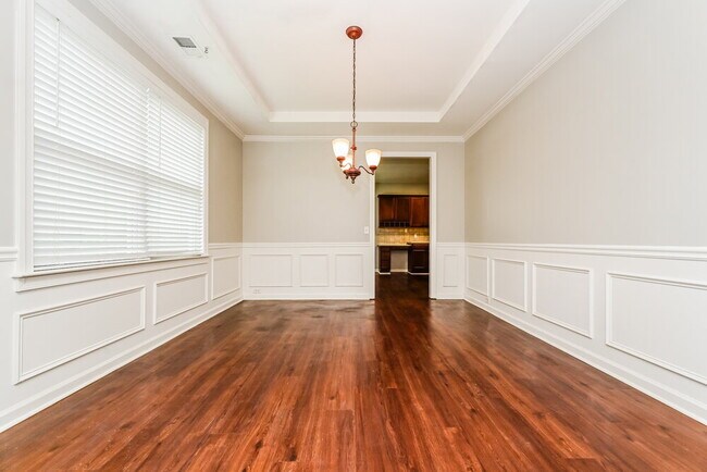 Building Photo - 2420 McIntosh Dr