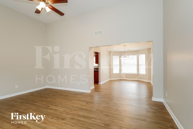 Building Photo - 52 Hamilton Dr