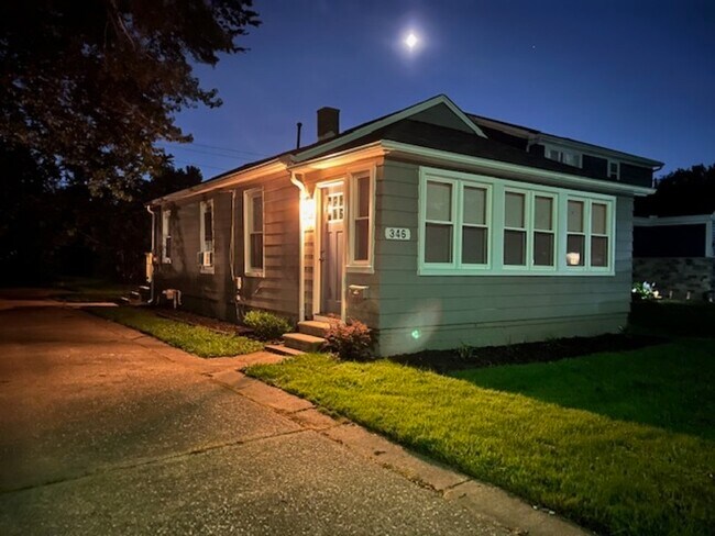 Foto del edificio - 346 E Bernhard Ave