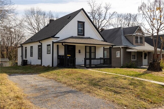 Building Photo - 2413 College Ave