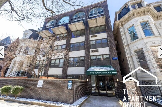 Photo - 1446 N Dearborn St Apartment