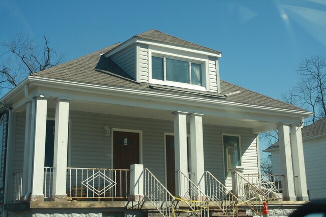 Foto del edificio - 7918 Lloyd Ave