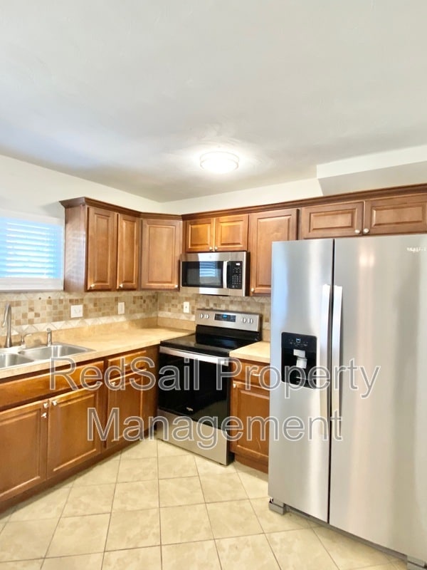 Foto del edificio - 6209 Ball Ave