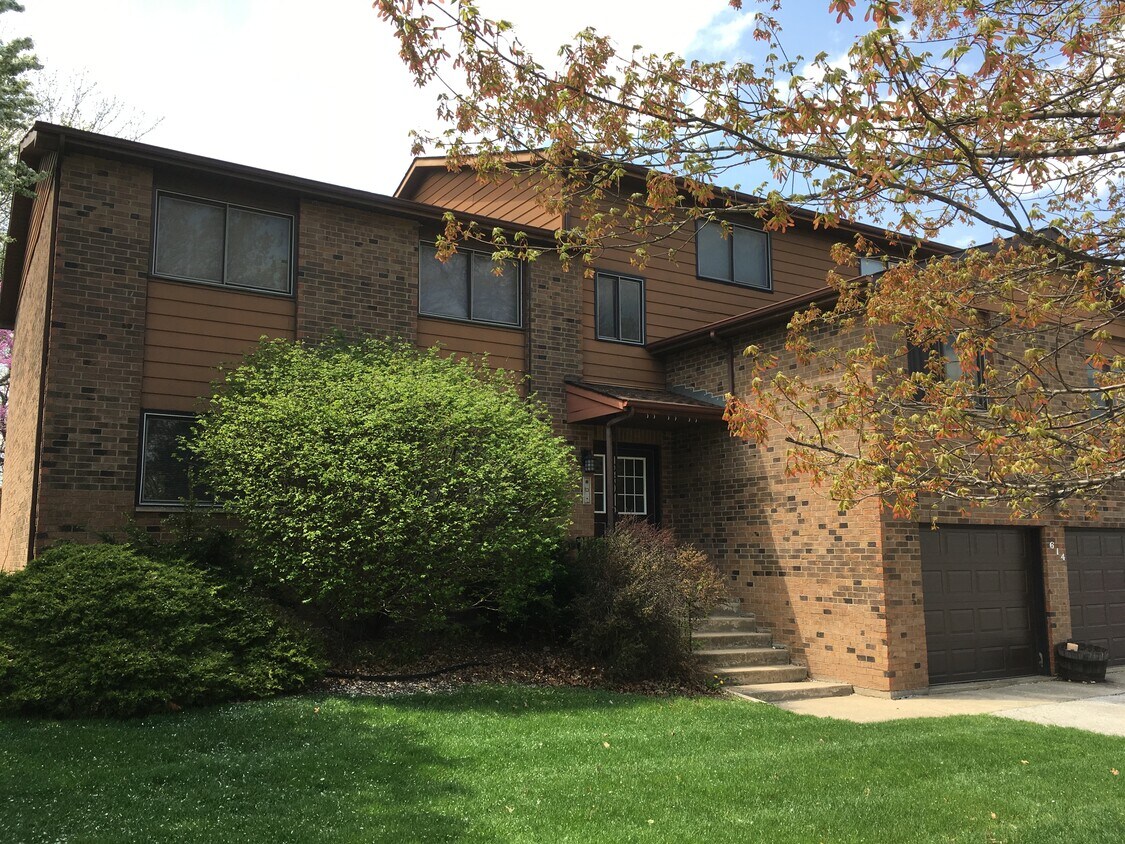 Griffith - 614 N Elmer St