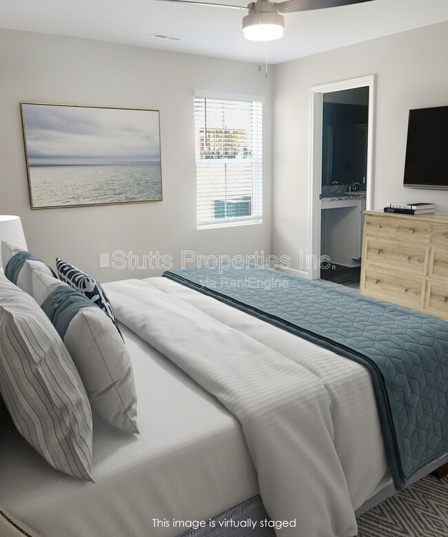 Building Photo - 220 Faded Rose Ln