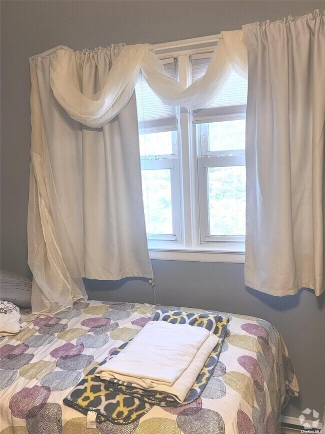 Apartments in Suffolk County, NY under 1,800