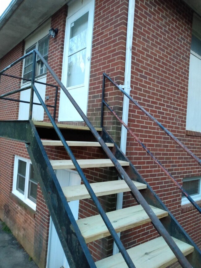 Foto del edificio - 226 Triad Ln