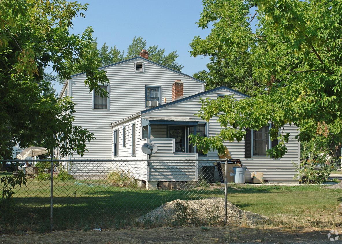 Primary Photo - 1465 S Latah St