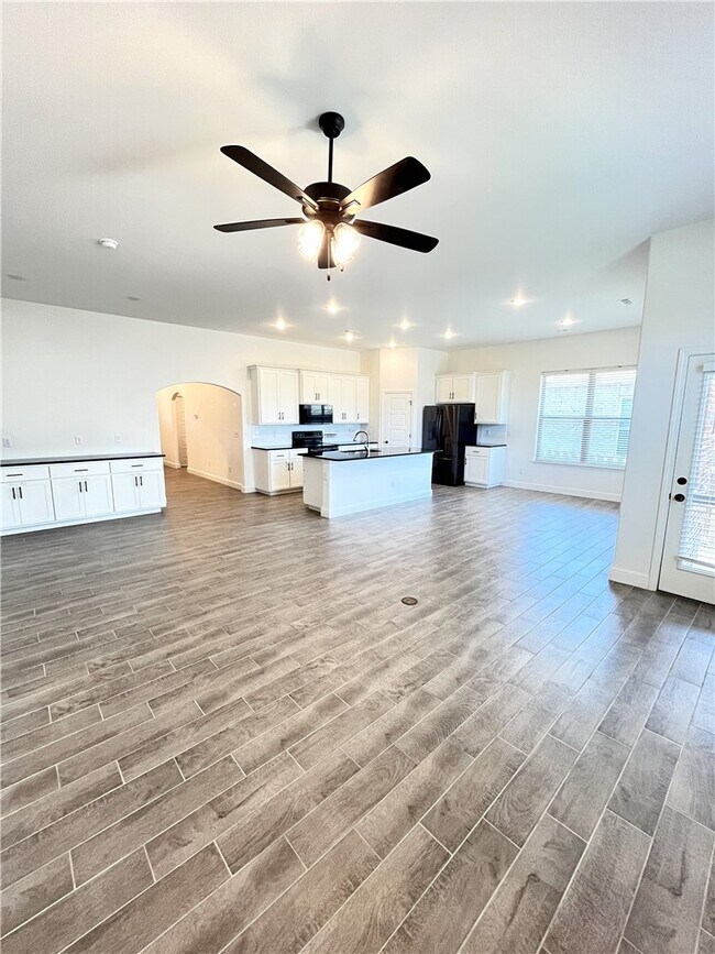 Building Photo - 2060 Periwinkle Pl