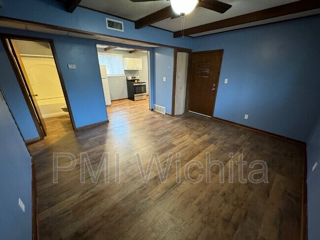 Foto del edificio - 819 E 1st St