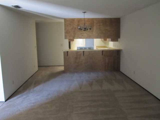 Building Photo - 1124 Lillian Dr