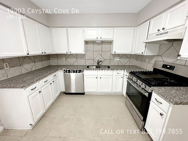 Building Photo - 12903 Crystal Cove Dr