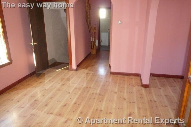 Photo - 569 Main St Apartment