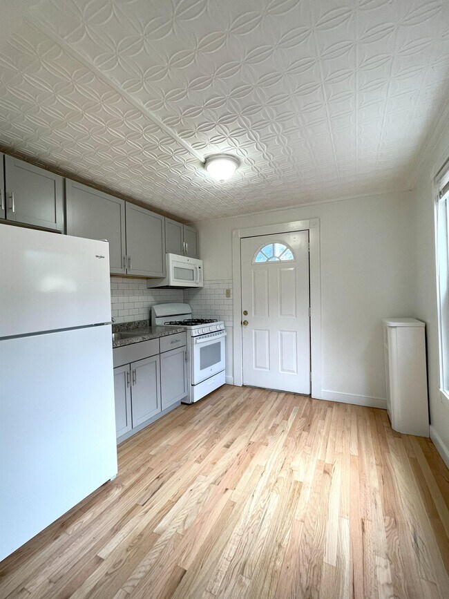 Foto del edificio - 108 Brookside Ave