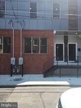 Building Photo - 3221 Mercer St