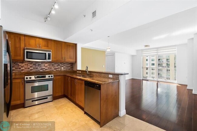 Foto del edificio - 1755 E Hallandale Beach Blvd