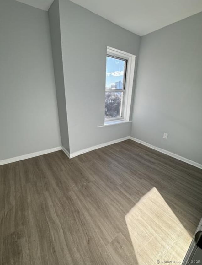 Foto del edificio - 455 E Main St