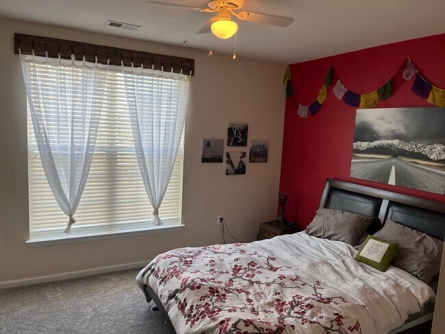 Foto del edificio - 3750 Clara Downey Ave