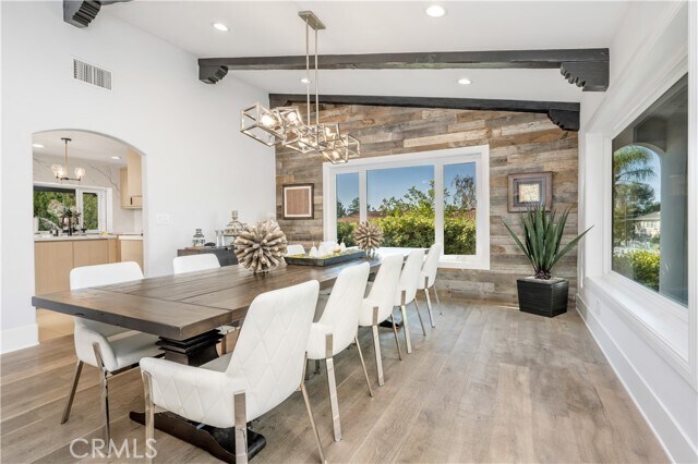 Foto del edificio - 3677 Eddingham Ave