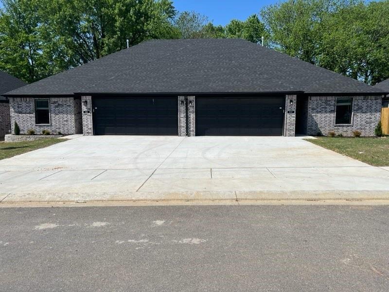 126 Ryder St, Gentry, AR 72734 Townhome Rentals in Gentry AR