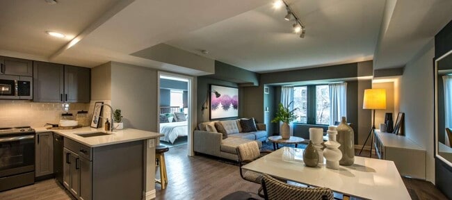 Building Photo - 30 Cambridge Park Dr. Unit 3131