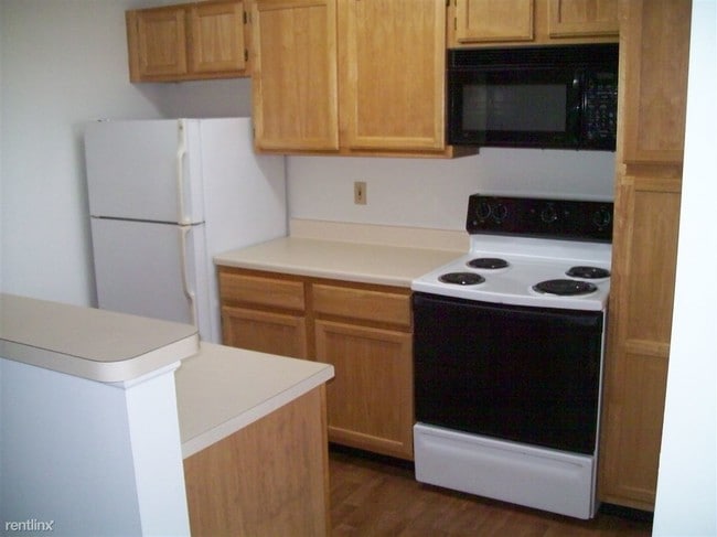 Building Photo - 400 S Independence Ln