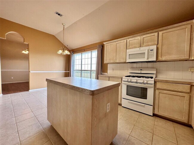 Building Photo - 1408 Co Rd 134