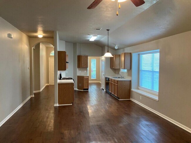 Foto del edificio - 818 Richview Dr