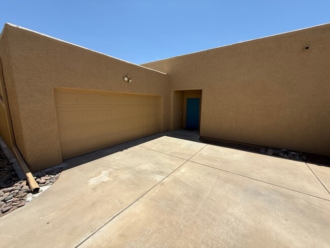 Building Photo - 8538 E Seabury Ct