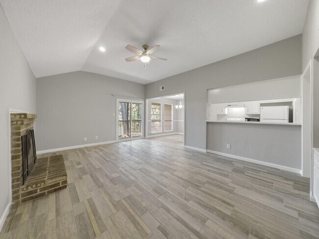 Foto del edificio - 13607 Ravensway Dr