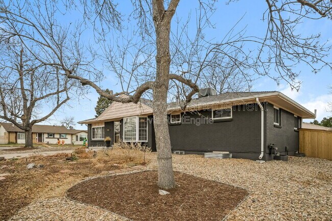 Foto del edificio - 7095 S Clermont Dr