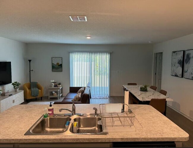 Foto del edificio - 5 Upland Pl