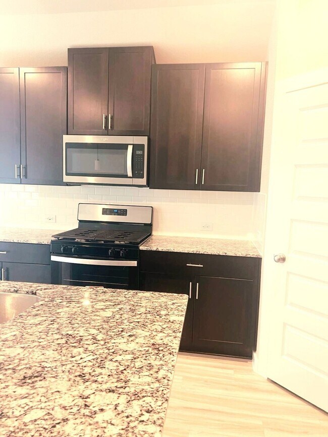 Building Photo - 6402 Sugarcane Ln