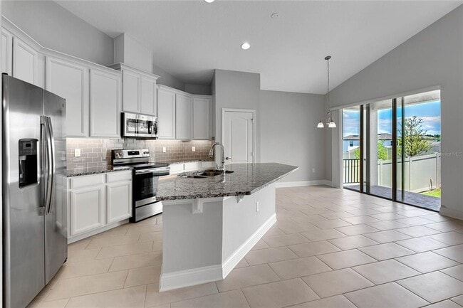 Building Photo - 17014 Crestmont Blvd