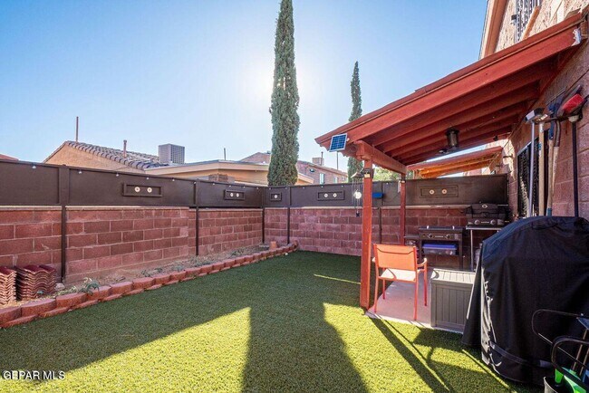 Foto del edificio - 11050 Breeze Ct