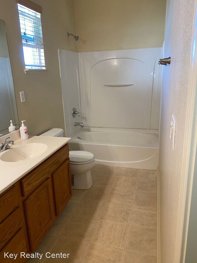 Foto del edificio - 5 br, 3 bath House - 8604 Neopolitan Way