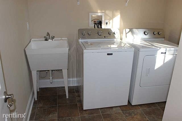 Building Photo - 3 br, 2 bath House - 1302 Mcduffie Ave