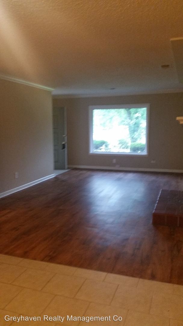 Building Photo - 4837-4839 Bonny Lake Ln