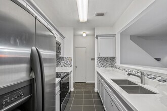 Building Photo - 3124 Holly Hall St