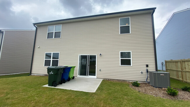 Foto del edificio - Room in House on Dragonfly River Ct