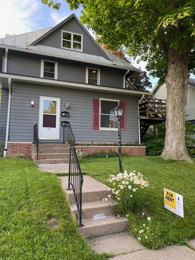 1126 Rochester Ave Unit 1126, Iowa City, IA 52245 Apartments in Iowa