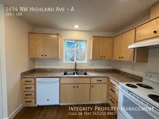 Foto del edificio - 1654 NW Highland Ave