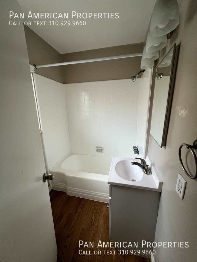 Building Photo - 335 S Los Robles Ave