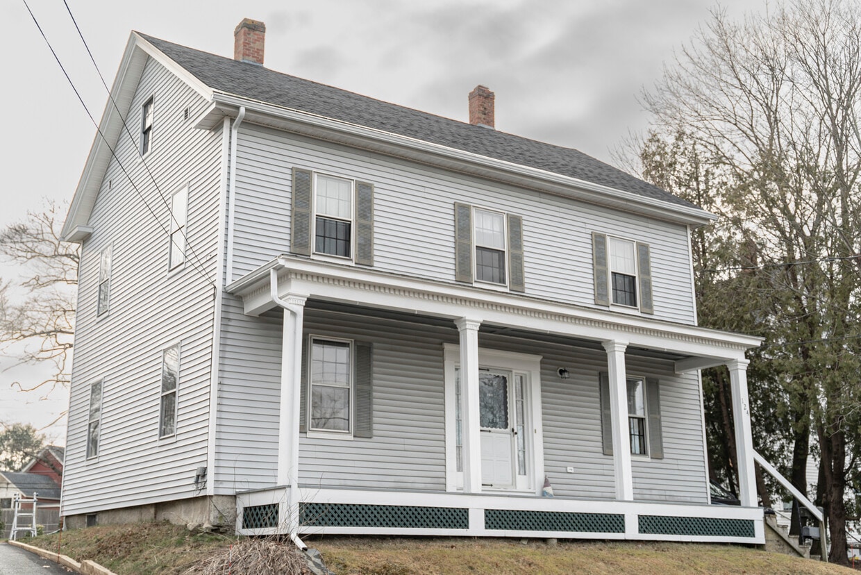 Primary Photo - 124 Bedford St