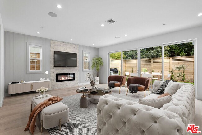 Foto del edificio - 2806 Barry Ave