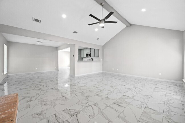 Foto del edificio - 16111 Fan Tail Dr