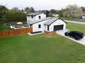 Building Photo - 17 Underhill Dr