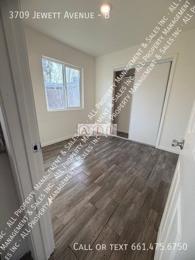 Foto del edificio - 3709 Jewett Ave